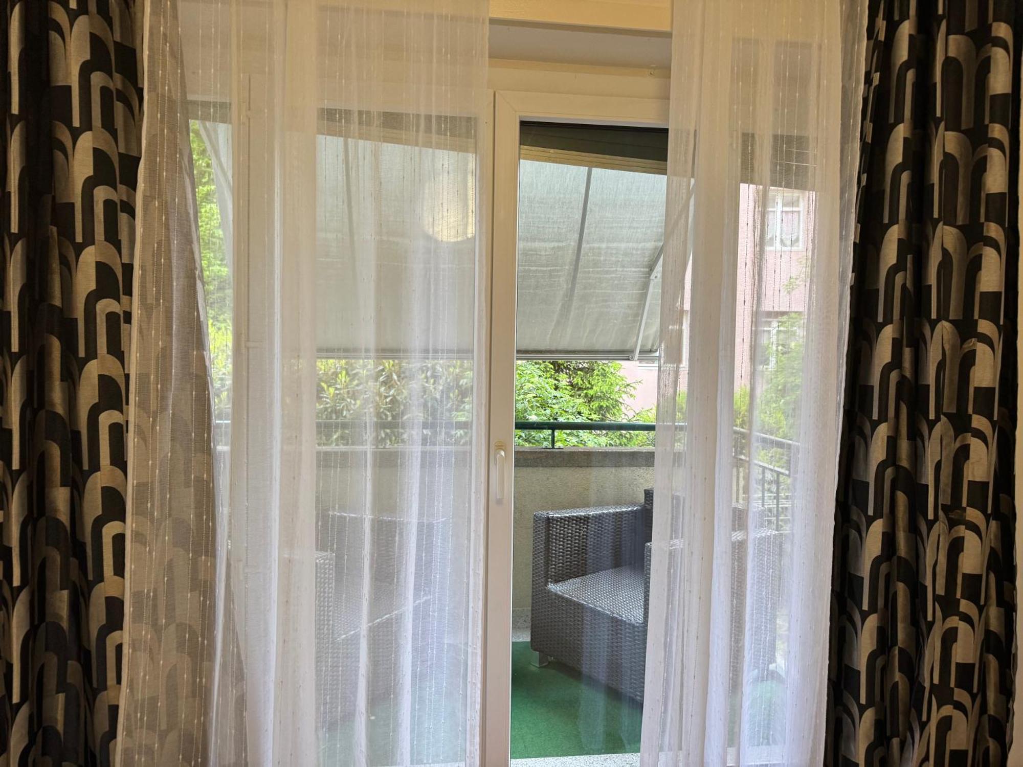 Apartahotel Confort Lausanne Buitenkant foto
